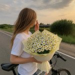 Букет 15 веток ромашки с оформлением